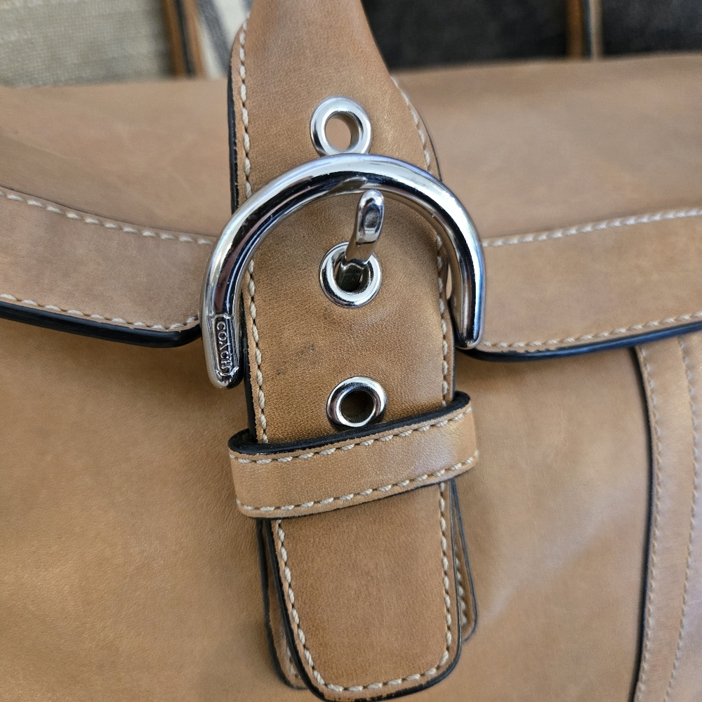 Vintage (2005) Coach Hampton SoHo Leather Bag Style 9636 - Picture 4 of 15